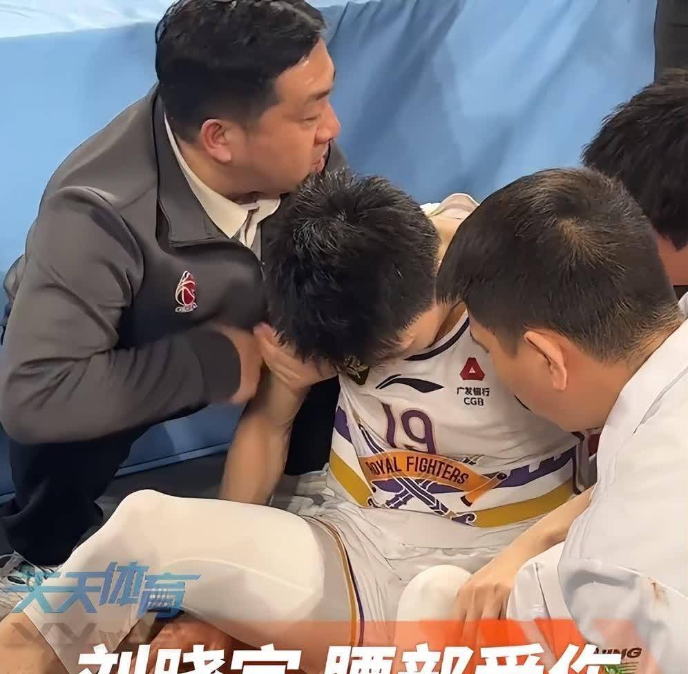 青岛报价广东中锋，曾凡博赴德，北控兜售萨林杰，曾繁日试训深圳