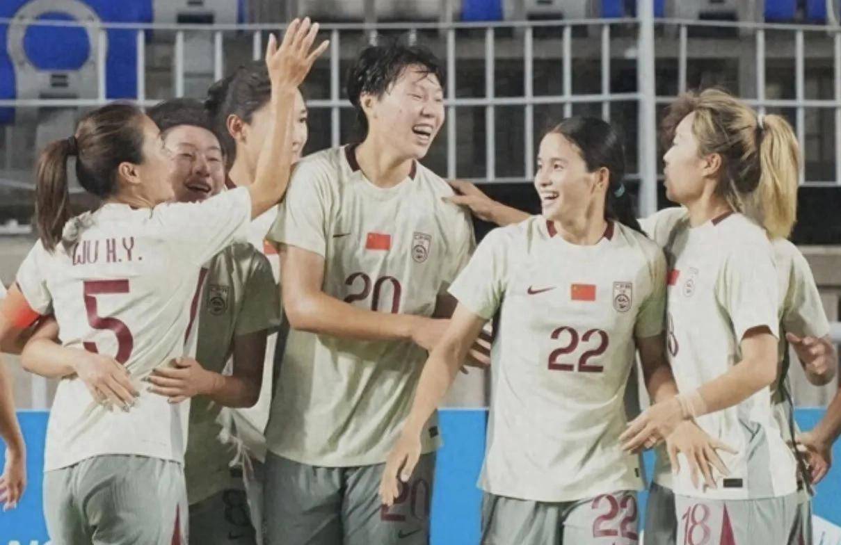 包含东亚杯-中国女足4-2中国台北两球领先被追平邵子钦双响的词条