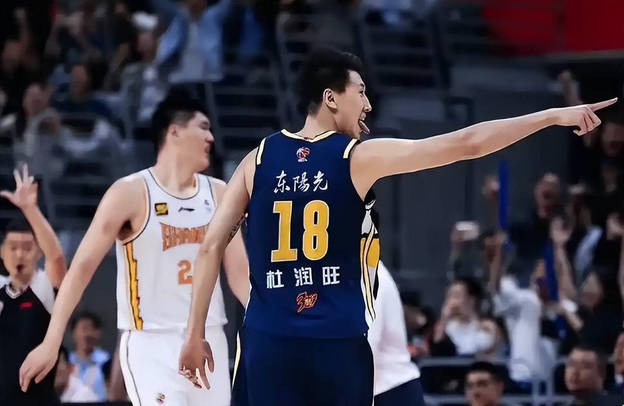 官宣！男篮2王牌锋线受伤！5人缺训，广东神射手和广厦核心或入选的简单介绍