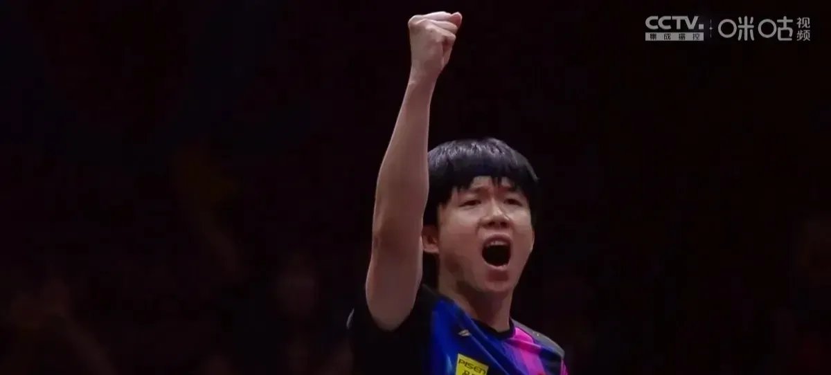 紧张对决！运动员险胜对手，晋级下一轮
