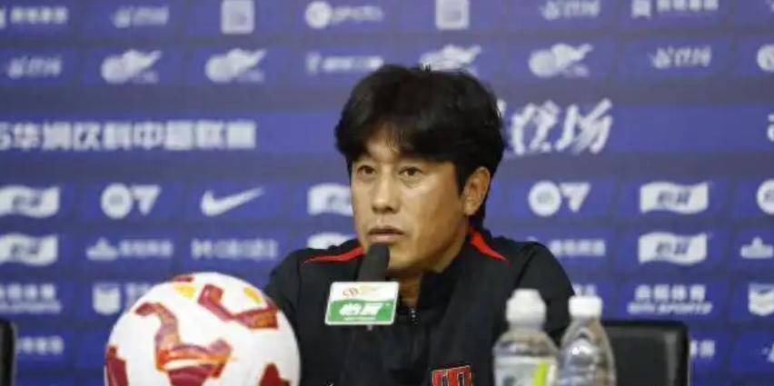 包含2-2！武汉三镇逼平联赛第3，邓卓翔带队11轮狂揽18分，成土帅之光的词条